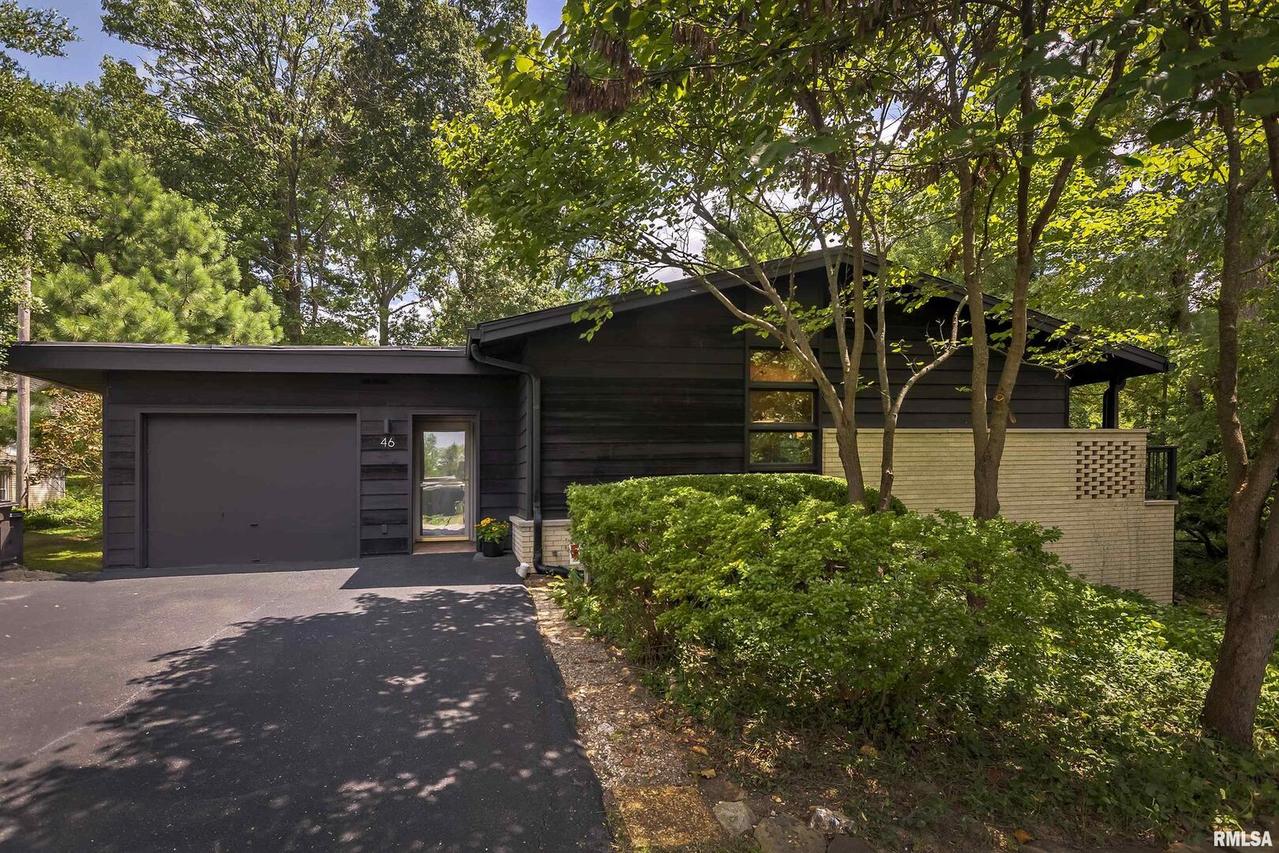 46 Hillcrest Dr., Carbondale, IL 62901