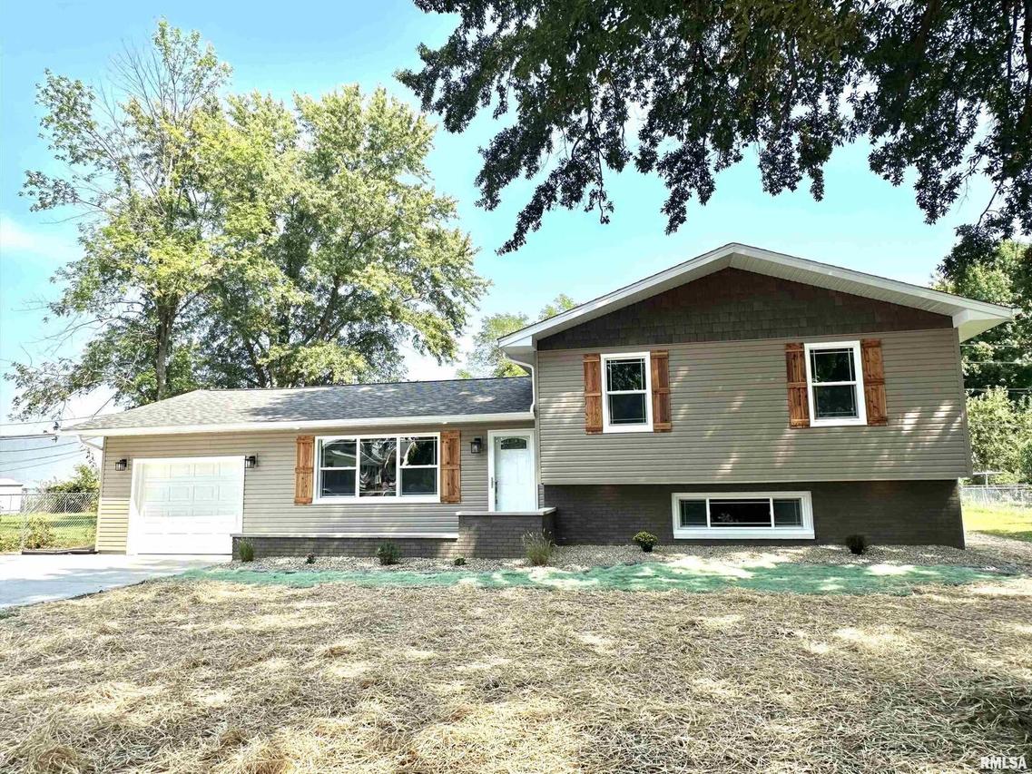 119 Randolph Dr., Centralia, IL 62801