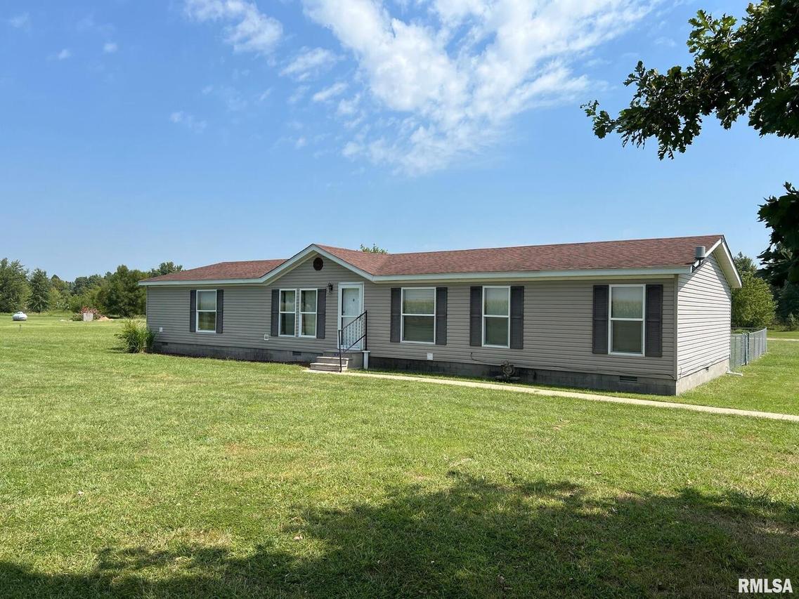 19752 County Highway 18, Centralia, IL