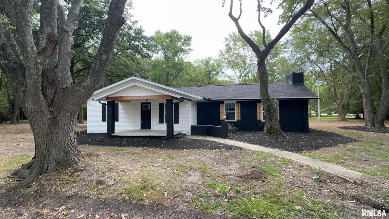 506 N Goldheimer St., Benton, IL 62812