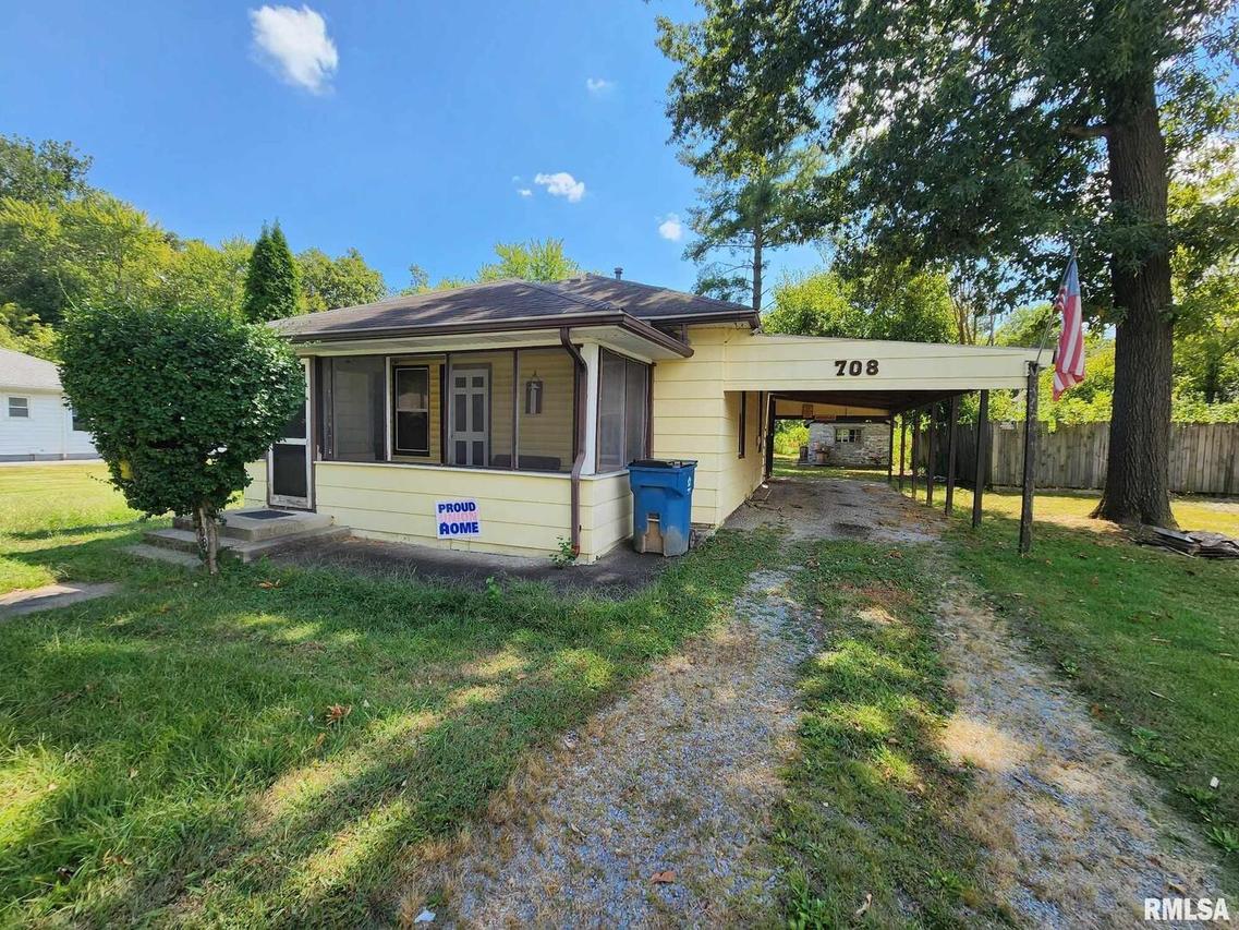 708 Burkett St., Benton, IL