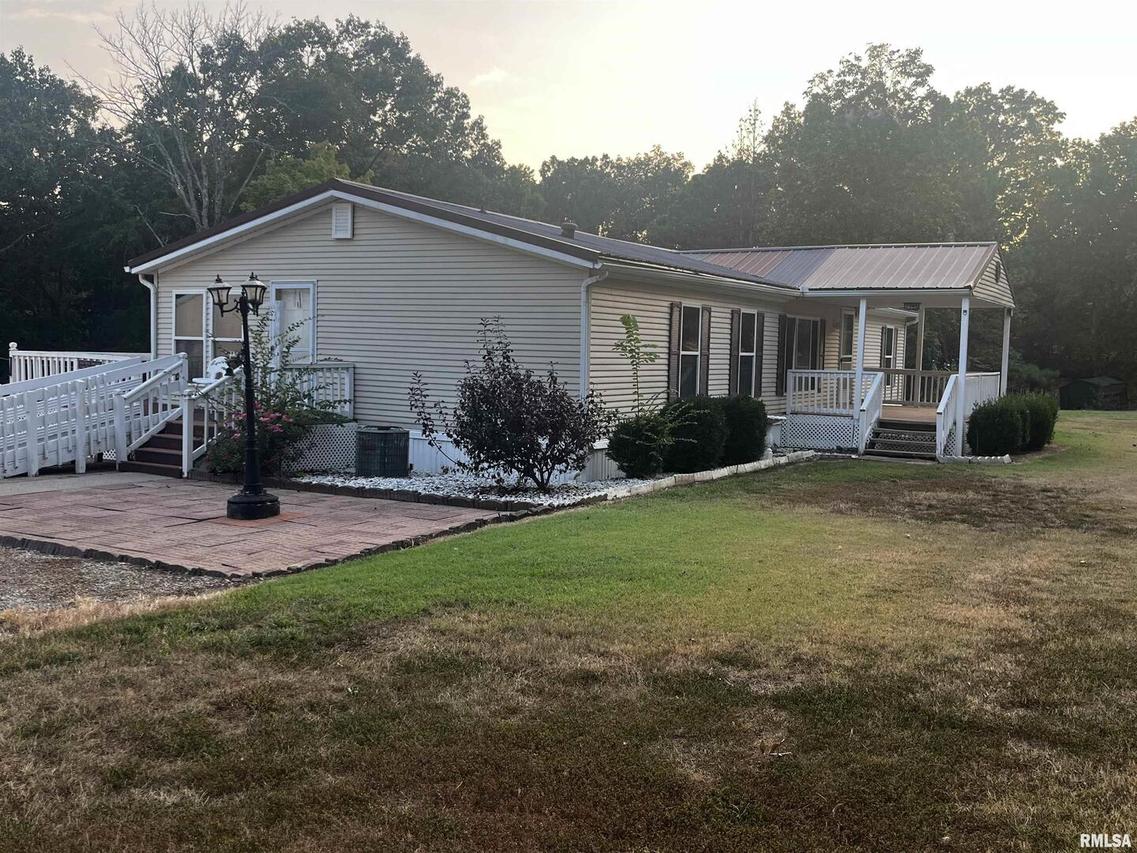 1512 King Hill Rd., Murphysboro, IL 62966