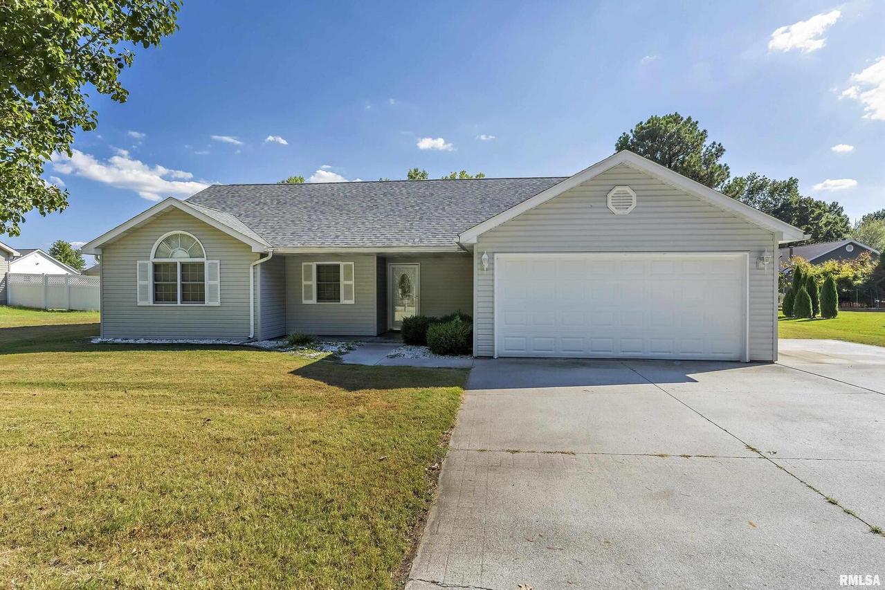 1203 California St., Carterville, IL 62918