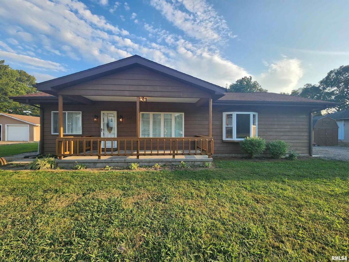 220 W Pulley St., Hurst, IL 62949