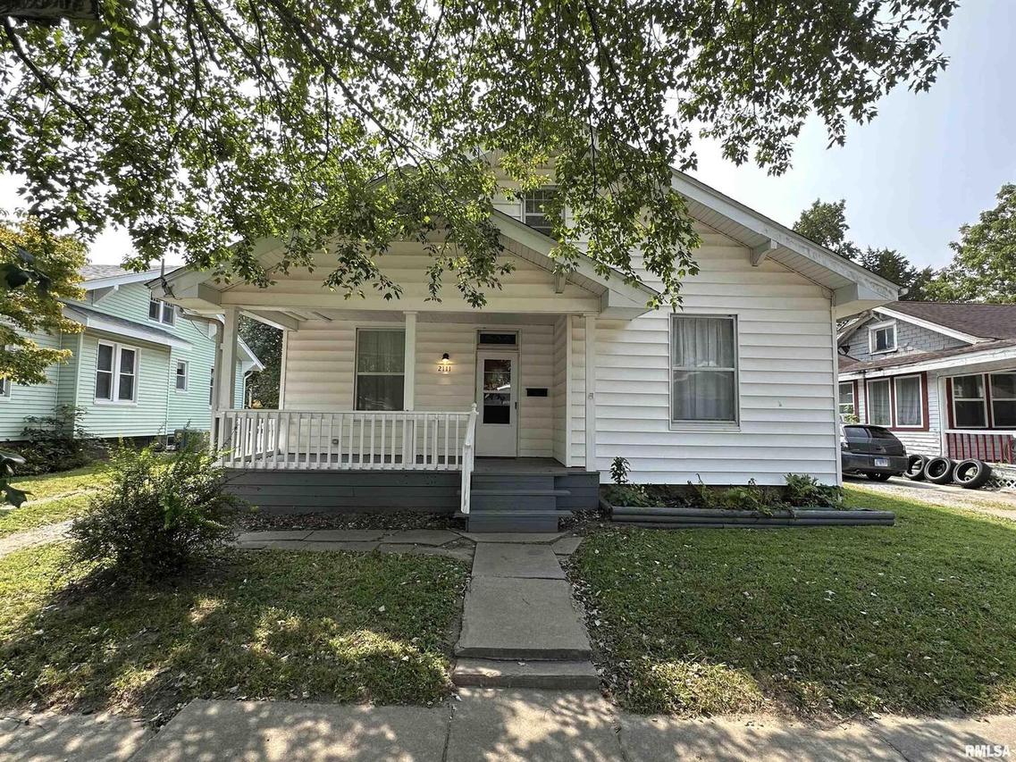 2111 Pine St., Murphysboro, IL 62966