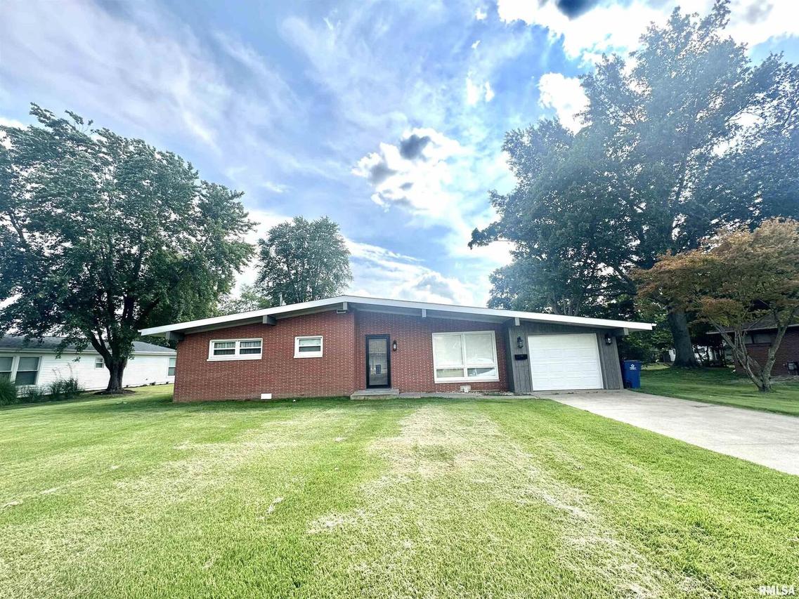 11 Greve Dr., Centralia, IL 62801