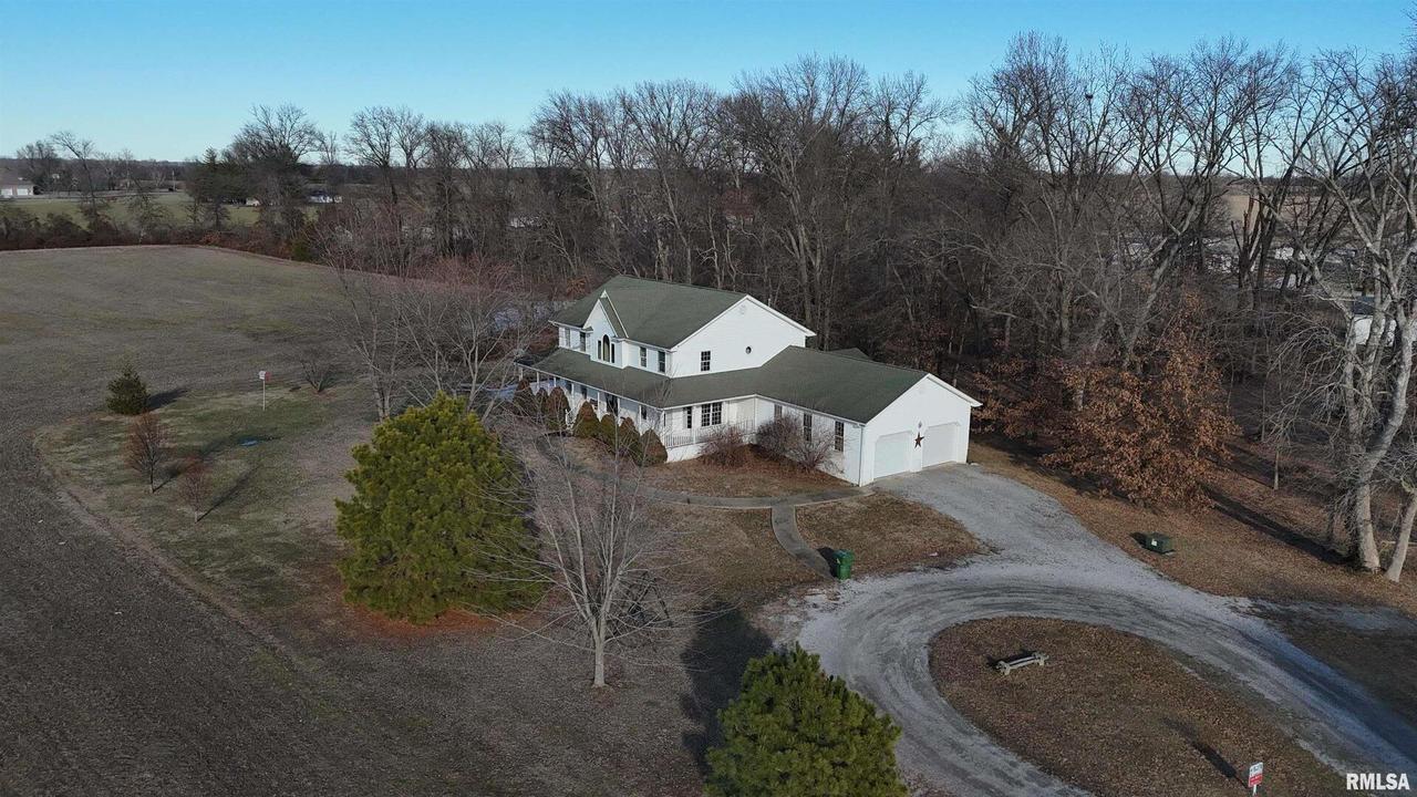 102 W North St., Ina, IL 62846