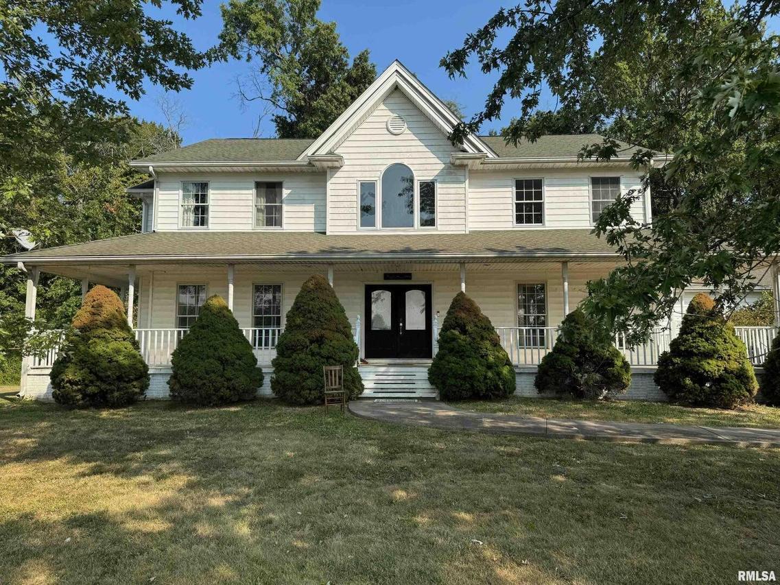 102 W North St., Ina, IL 62846