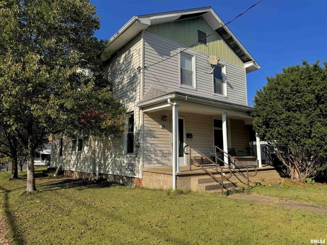 300 E 8th St., Johnston City, IL 62951