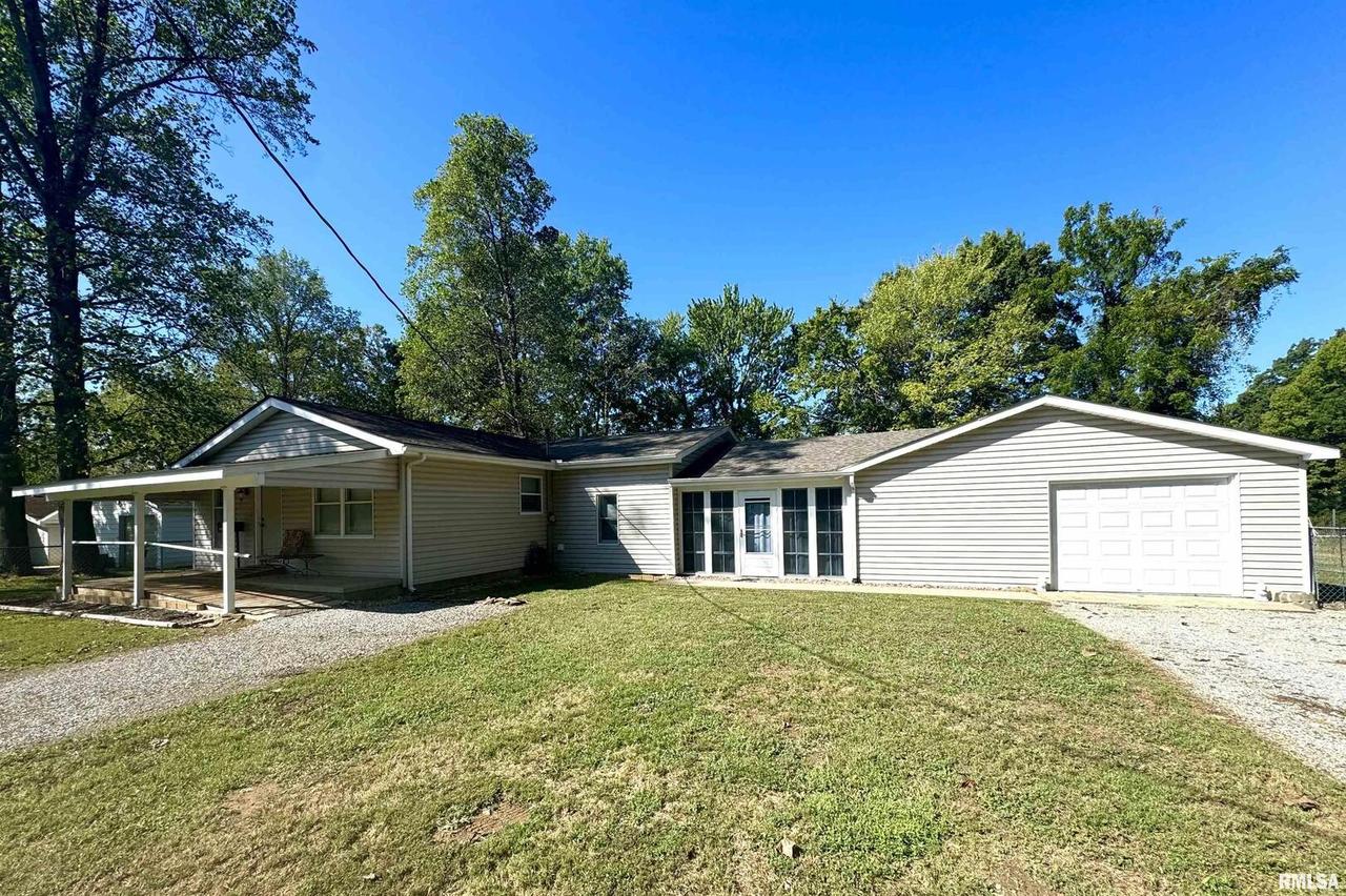 1013 S 22nd St., Herrin, IL 62948