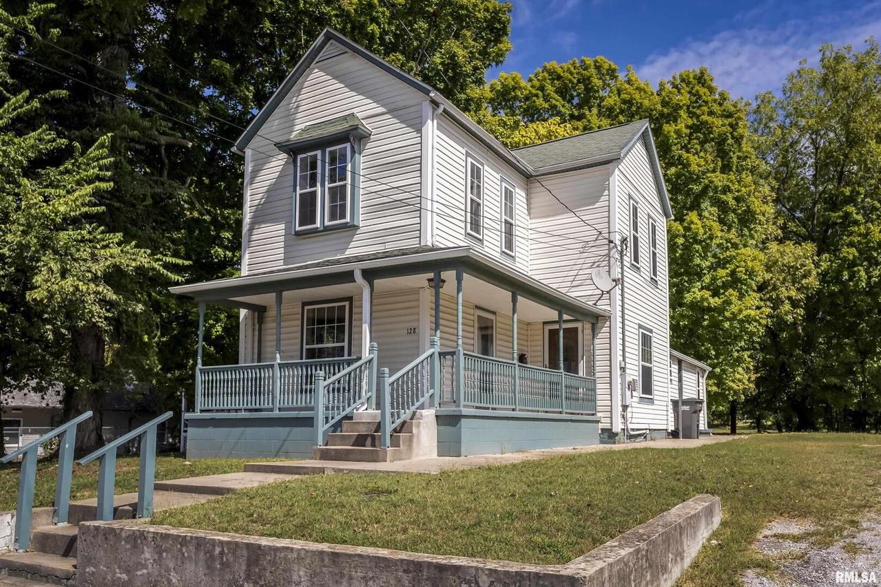 128 Walnut St., Carterville, IL 62918