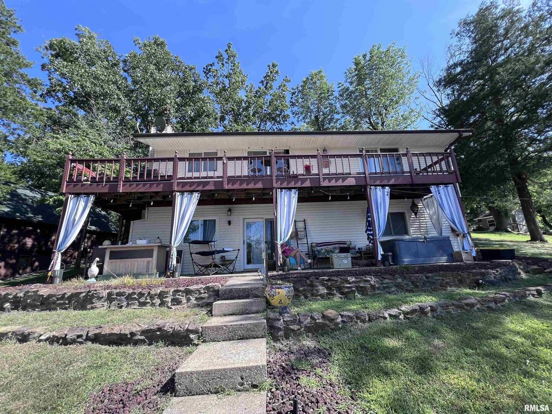 555 N Lakeshore Dr., Goreville, IL 62939