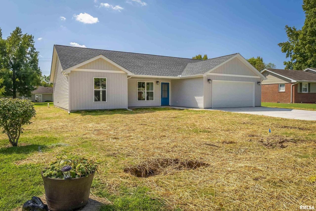 1009 Hillcrest Dr., Marion, IL 62959