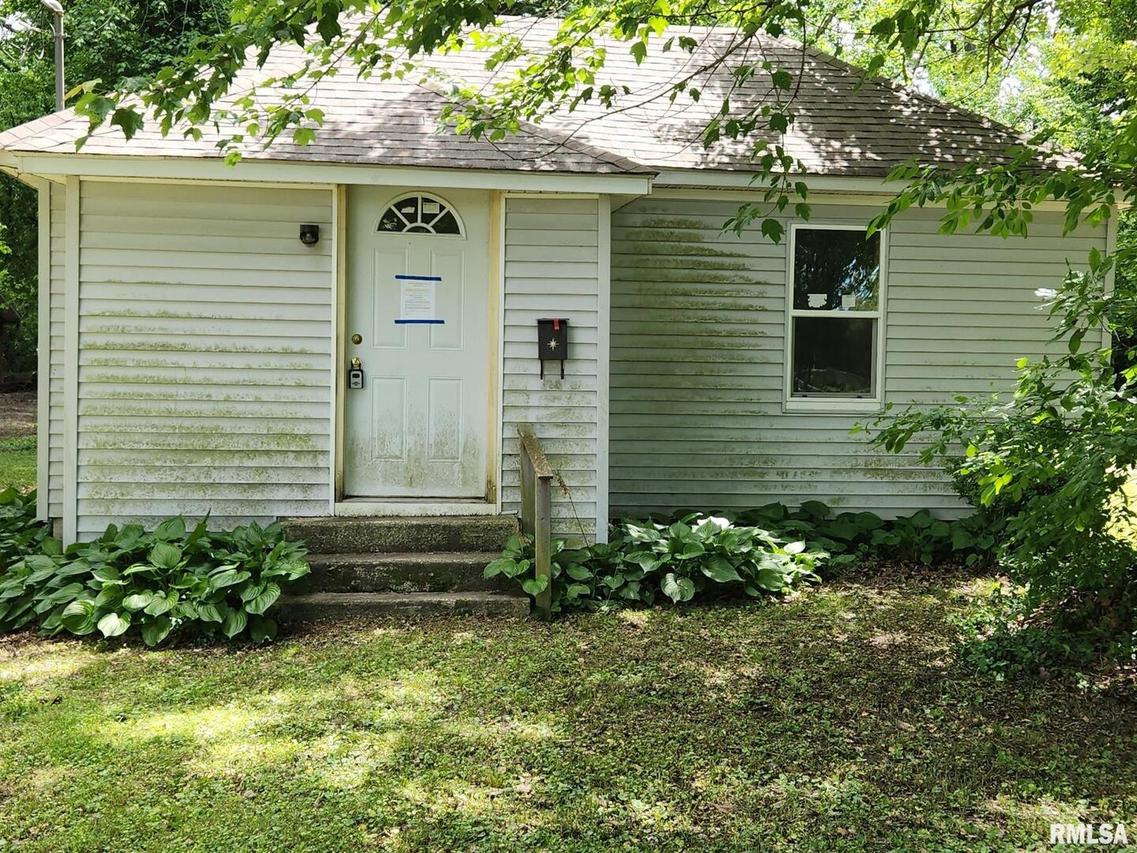 1010 Cutler St., Benton, IL 62812
