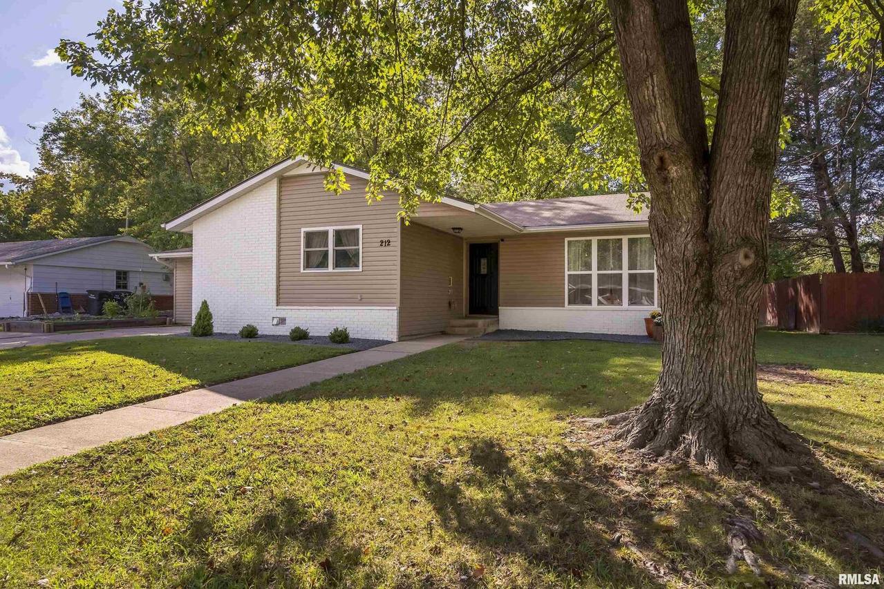 212 S Glenview Dr., Carbondale, IL 62901