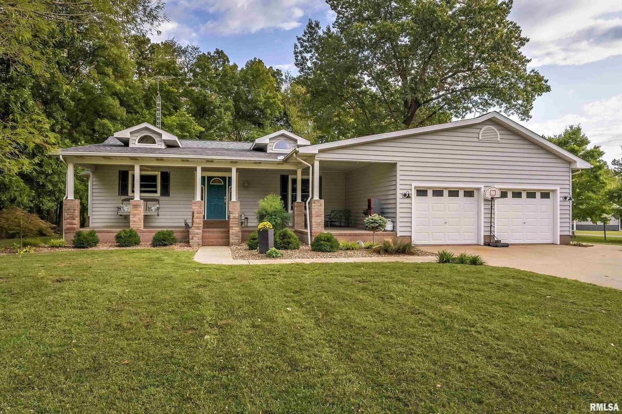 6972 Sesser Lake Rd., Sesser, IL 62884