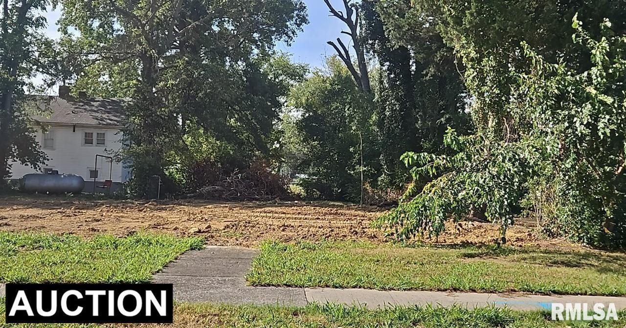 121 W Lincoln St., Harrisburg, IL 62946