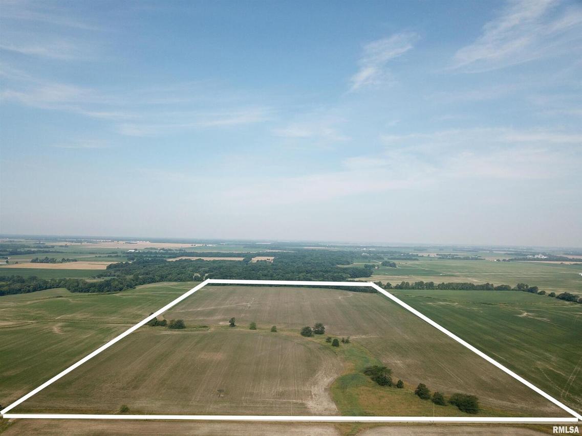 000 N Stanford Rd., Flora, IL 62899