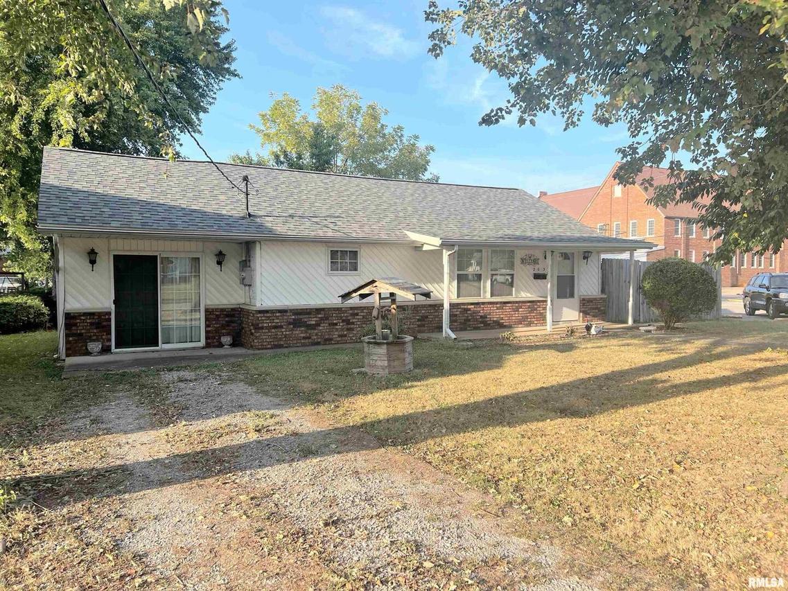 203 W Elm St., West Frankfort, IL 62896