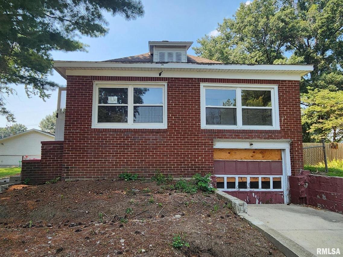 305 North Ave., Kincaid, IL 62540