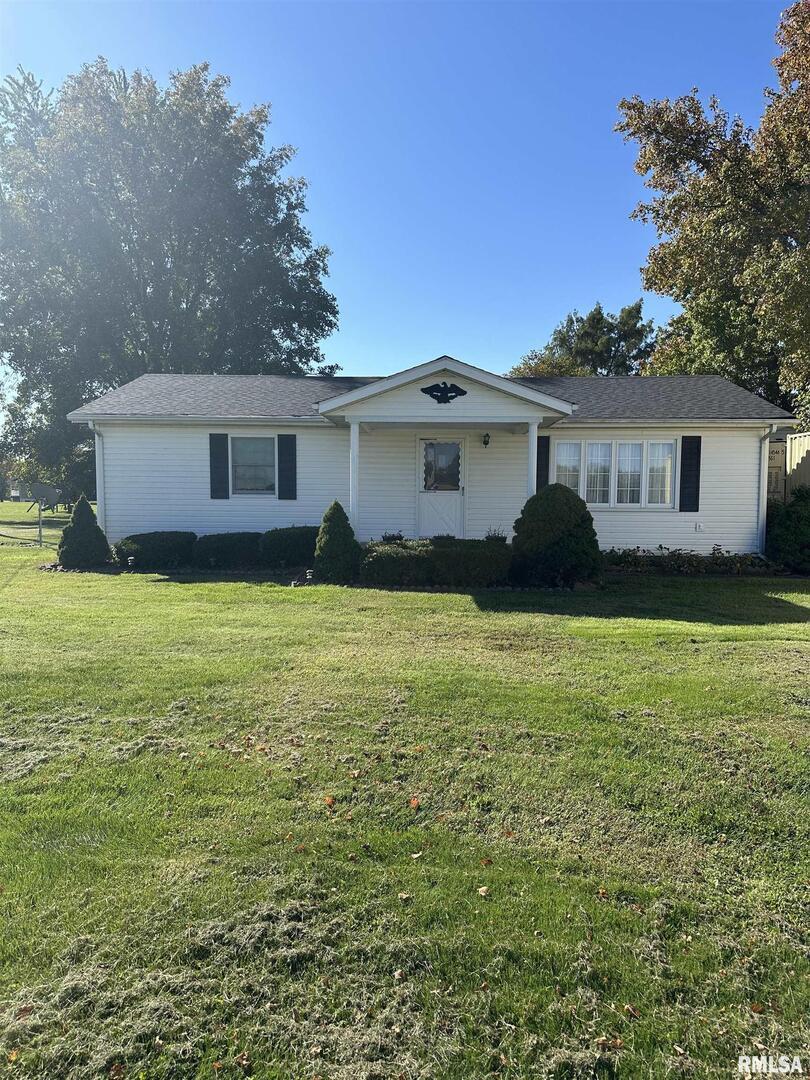5456 Cross Church Rd., Pinckneyville, IL 62274