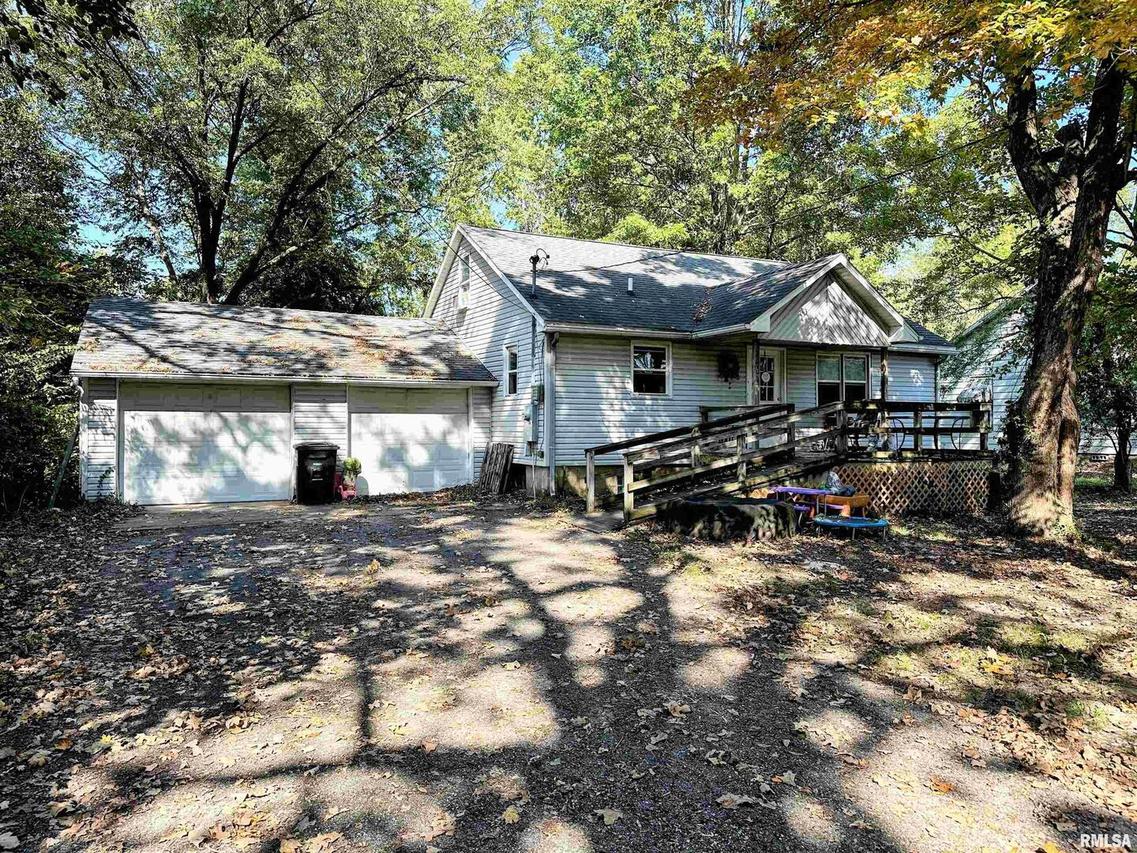 700 Charles Rd., Carbondale, IL 62901