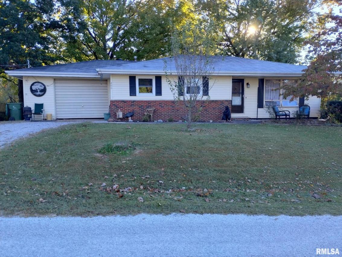 200 N Centennial St., Cobden, IL 62920