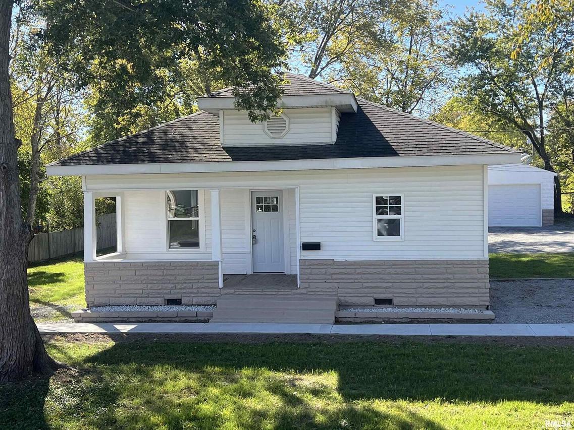 1613 W Chestnut St., Marion, IL 62959