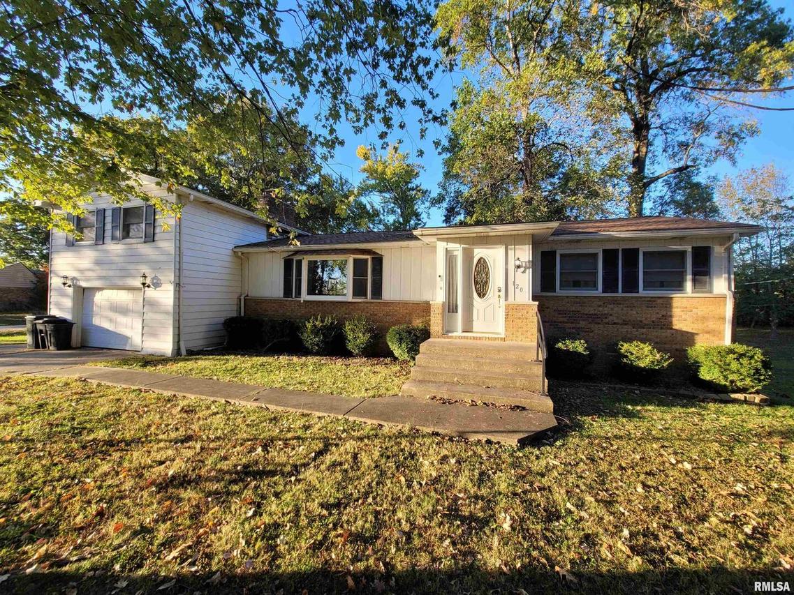 120 Shady Ln., Salem, IL 62881