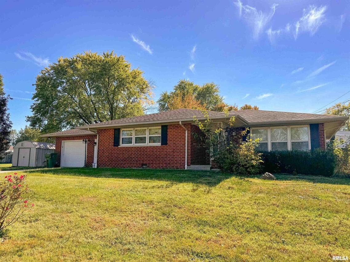 100 Division St., Anna, IL 62906