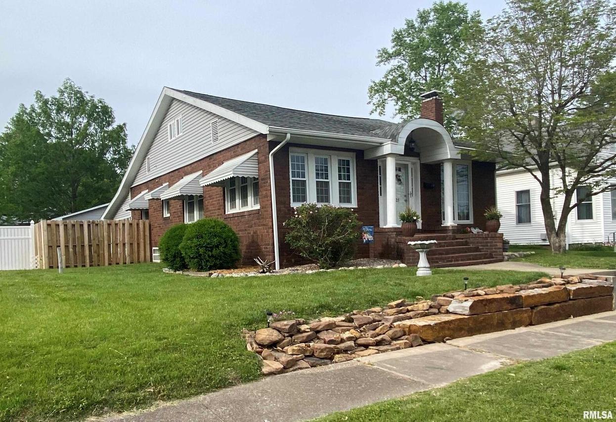 2128 Dewey St., Murphysboro, IL