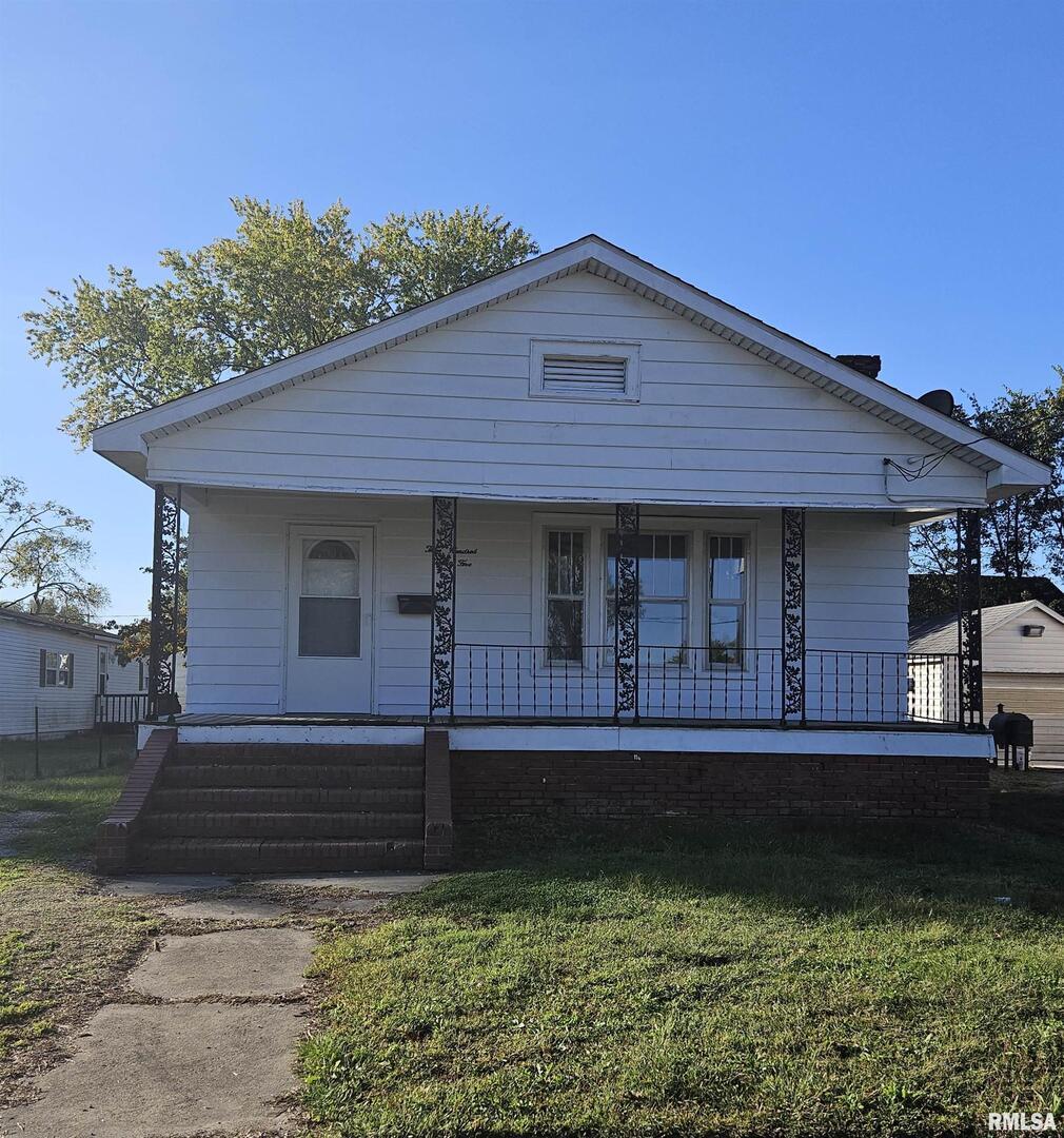 325 W Raymond St., Harrisburg, IL 62946