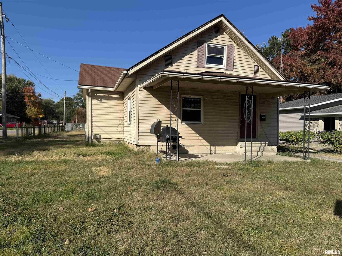 701 Highland St., Benton, IL 62812