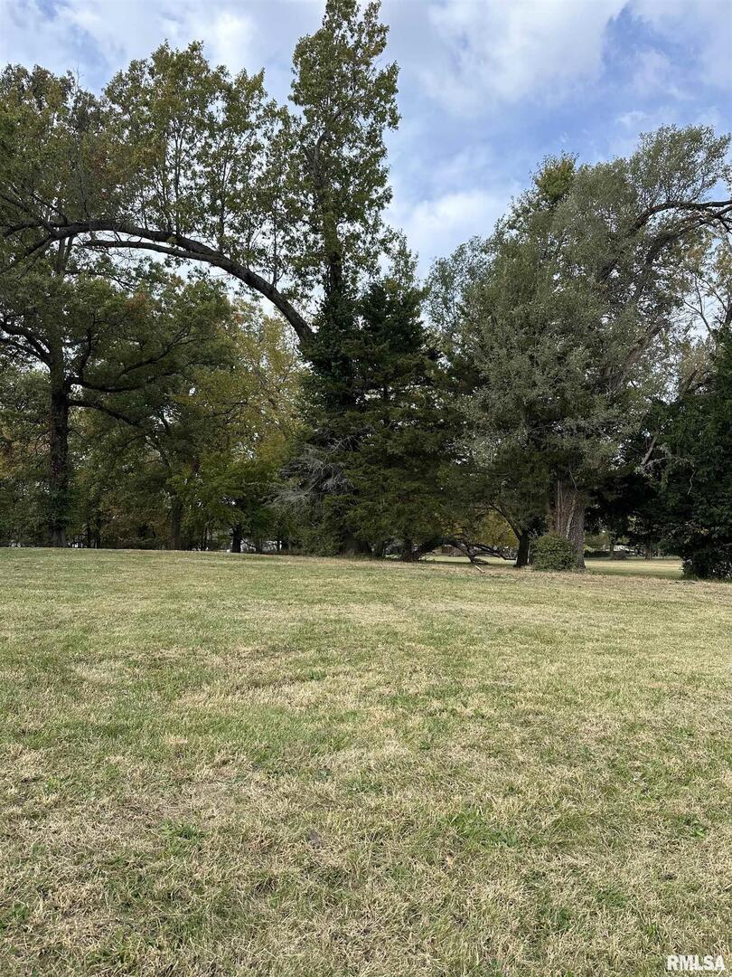 1223 S Washington St., Duquoin, IL 62832