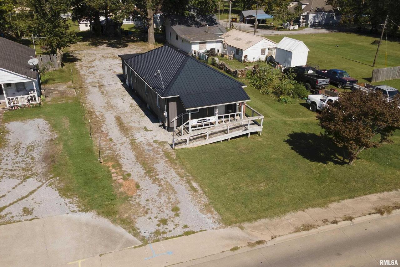 1214 E Sloan St., Harrisburg, IL 62946