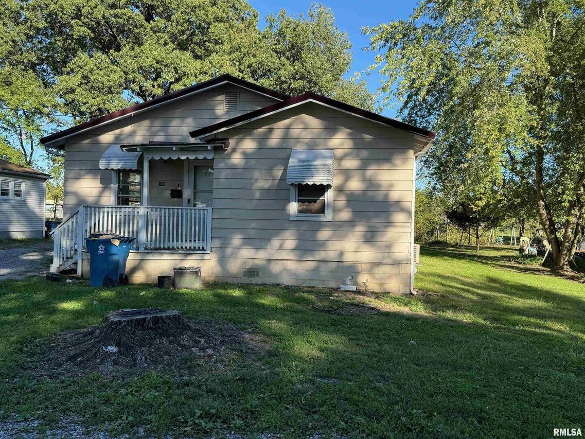 408 Lickliter St., Benton, IL 62812