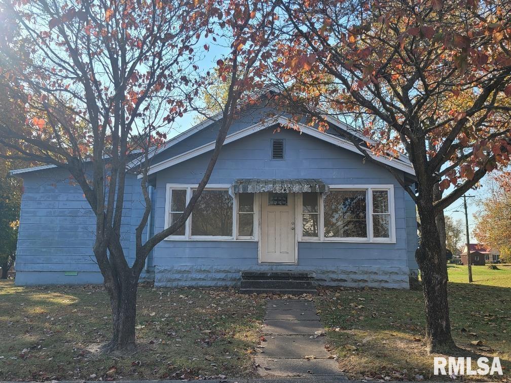 701 E Broadway St., Mcleansboro, IL 62859