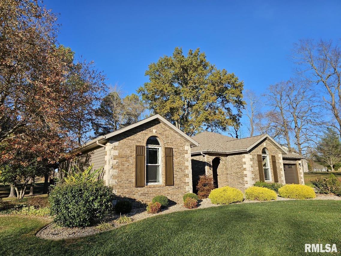 20 Country Club Rd., Mt Vernon, IL 62864