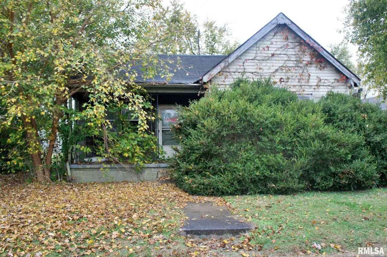 1114 E 5th St., Metropolis, IL 62960