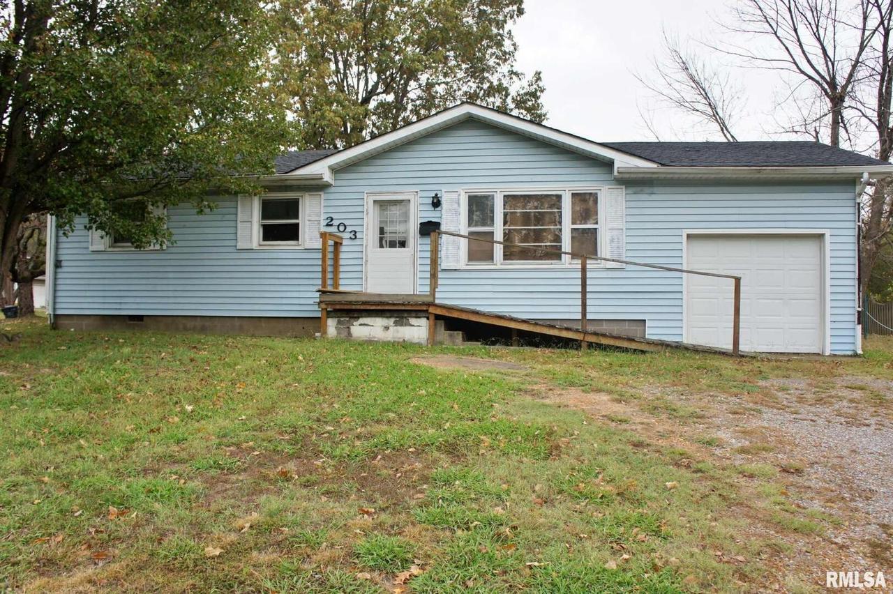 203 Dorris Dr., Metropolis, IL 62960