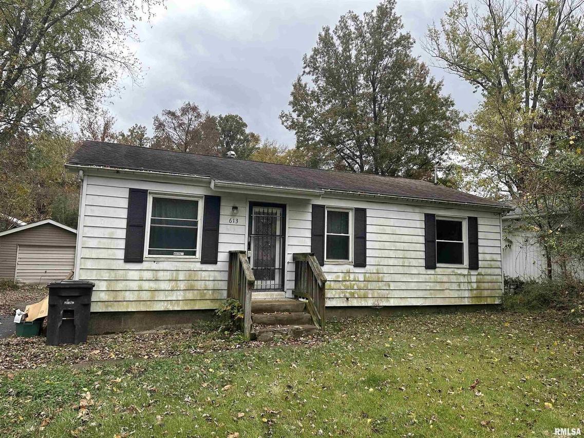 613 W Owens St., Carbondale, IL 62901