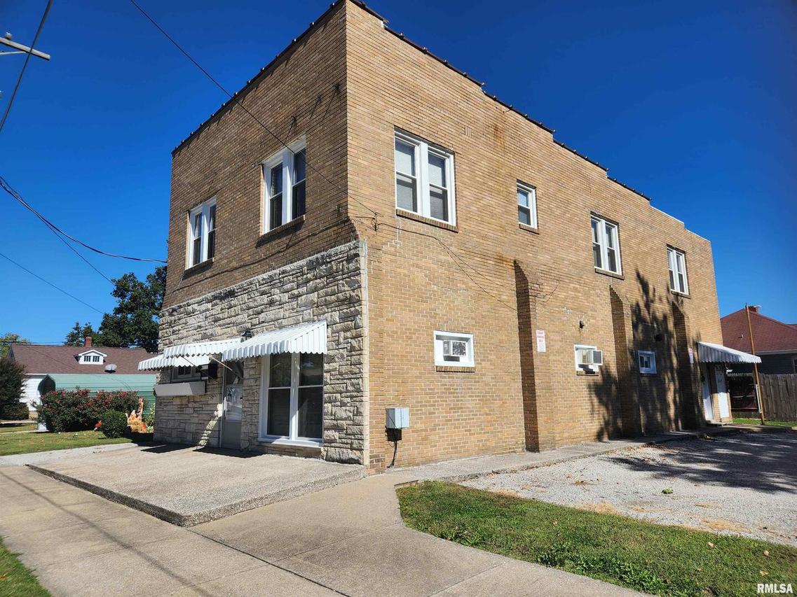 420 S Douglas St., Pinckneyville, IL 62274