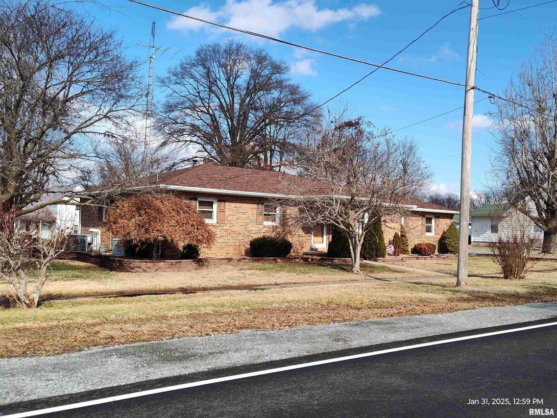 406 E Main St., Norris City, IL 62869