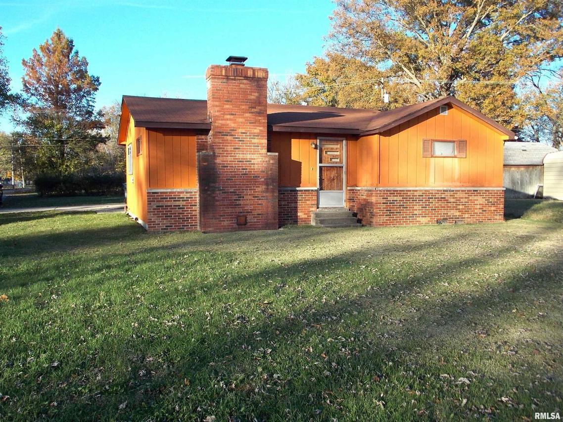 820 E 15th St., Centralia, IL 62801