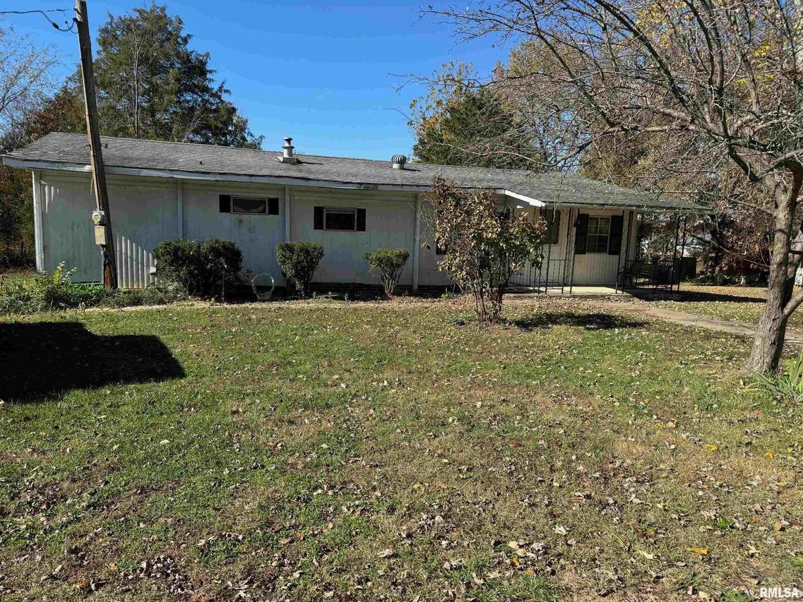 6221 Hazel St., Logan, IL 62856