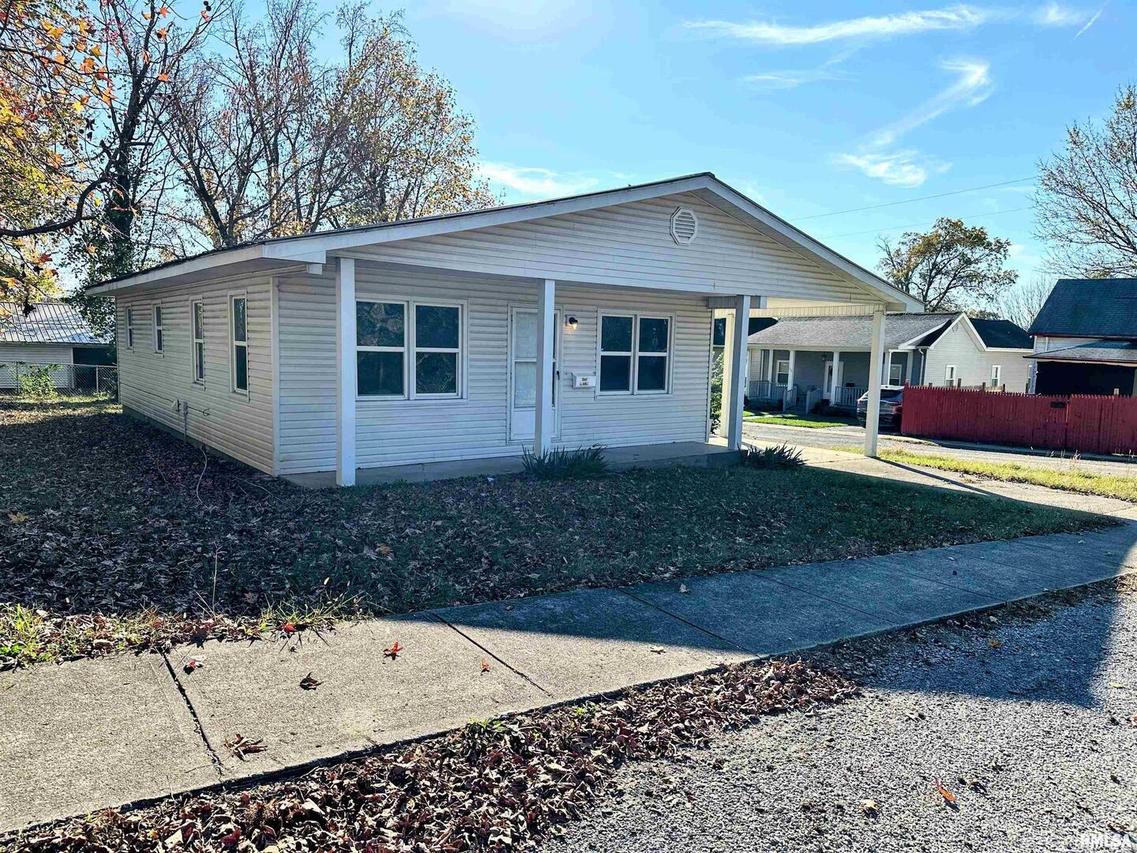 423 W Elm St., Harrisburg, IL 62946
