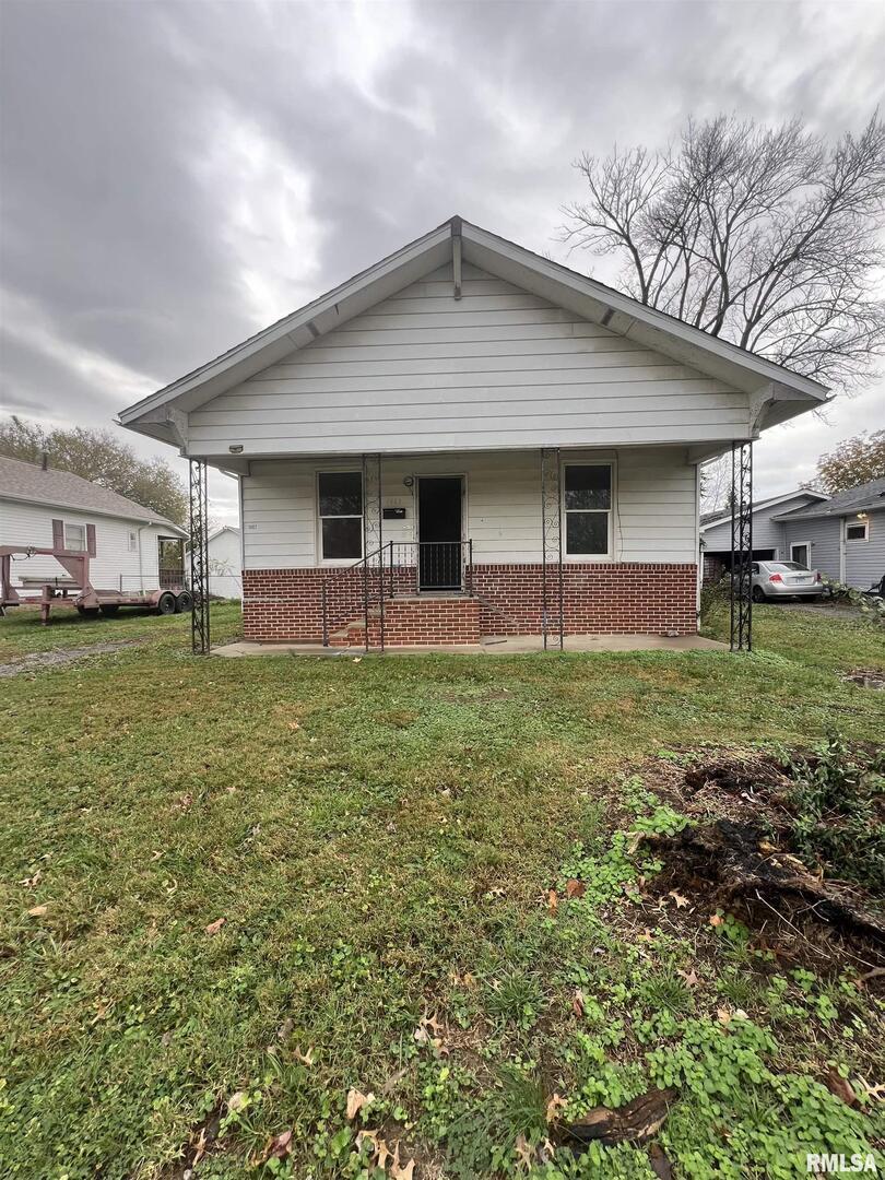 1407 Burgess St., Johnston City, IL 62951