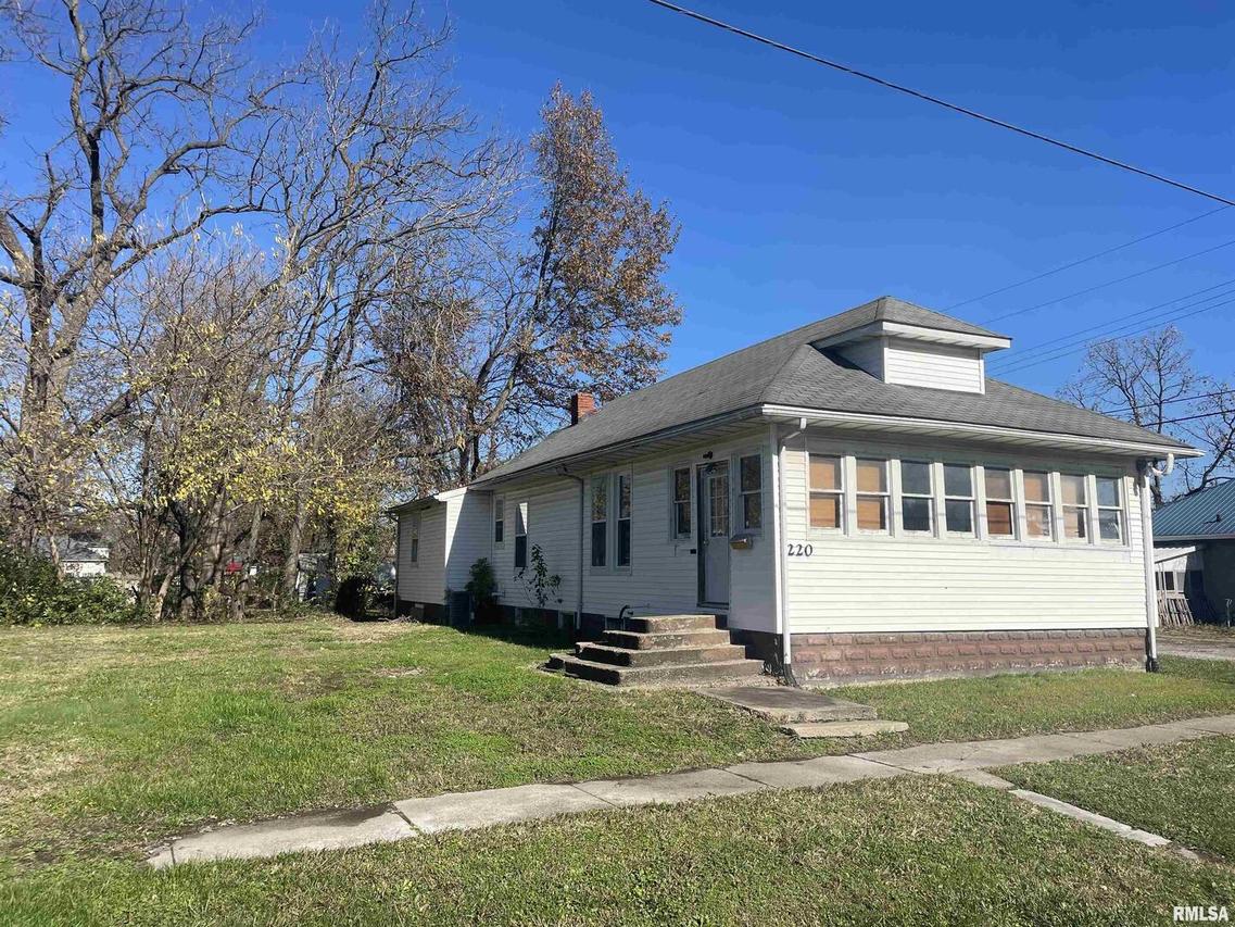 220 Johnson Ave., Centralia, IL 62801