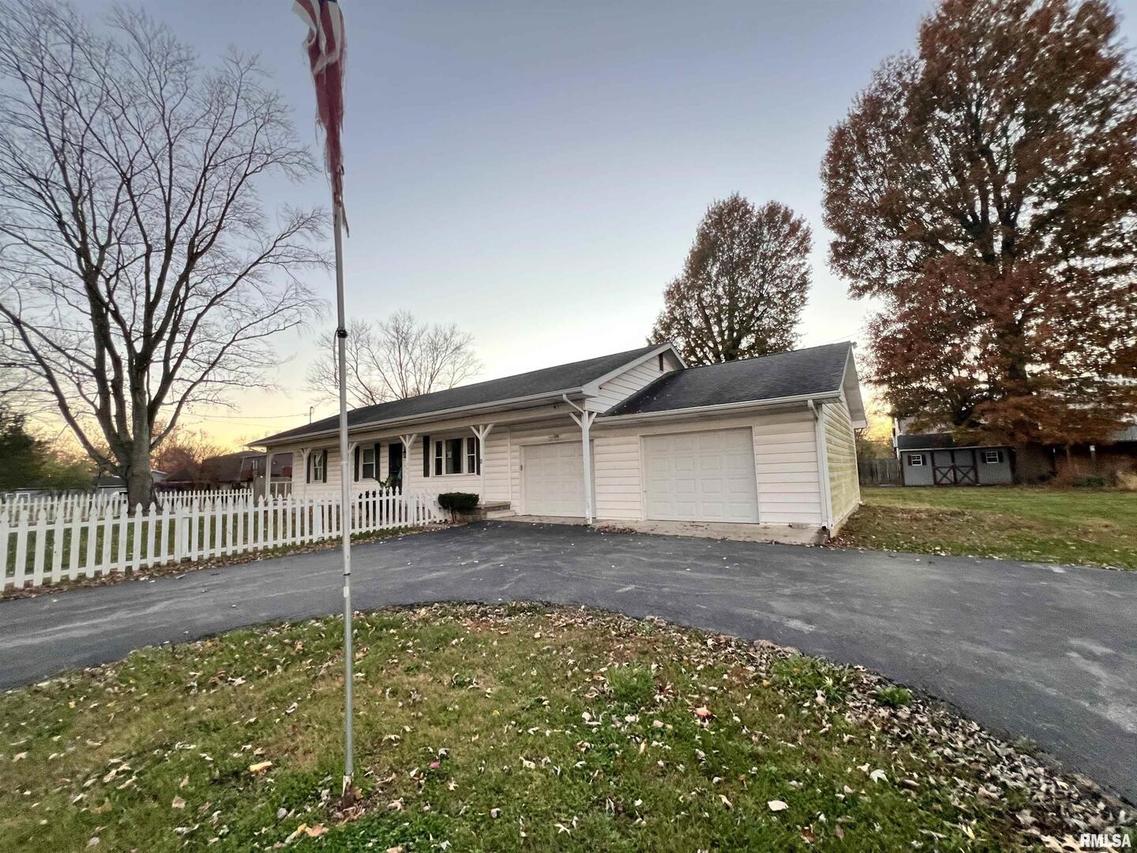 209 Madison St., Energy, IL 62933