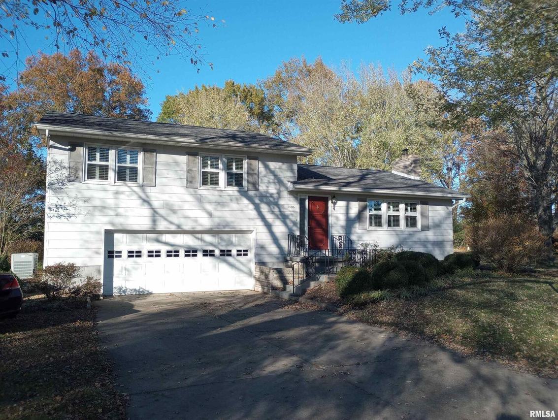 1106 Mockingbird Ln., Carterville, IL 62918